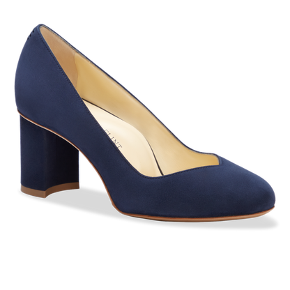 Perfect Round Toe Pump in Navy Suede